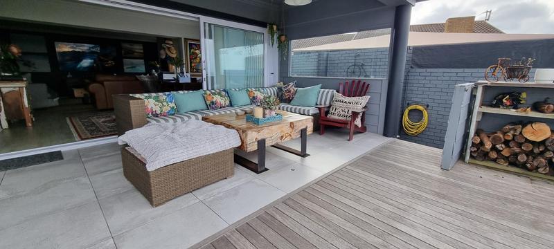 5 Bedroom Property for Sale in Reebok Western Cape